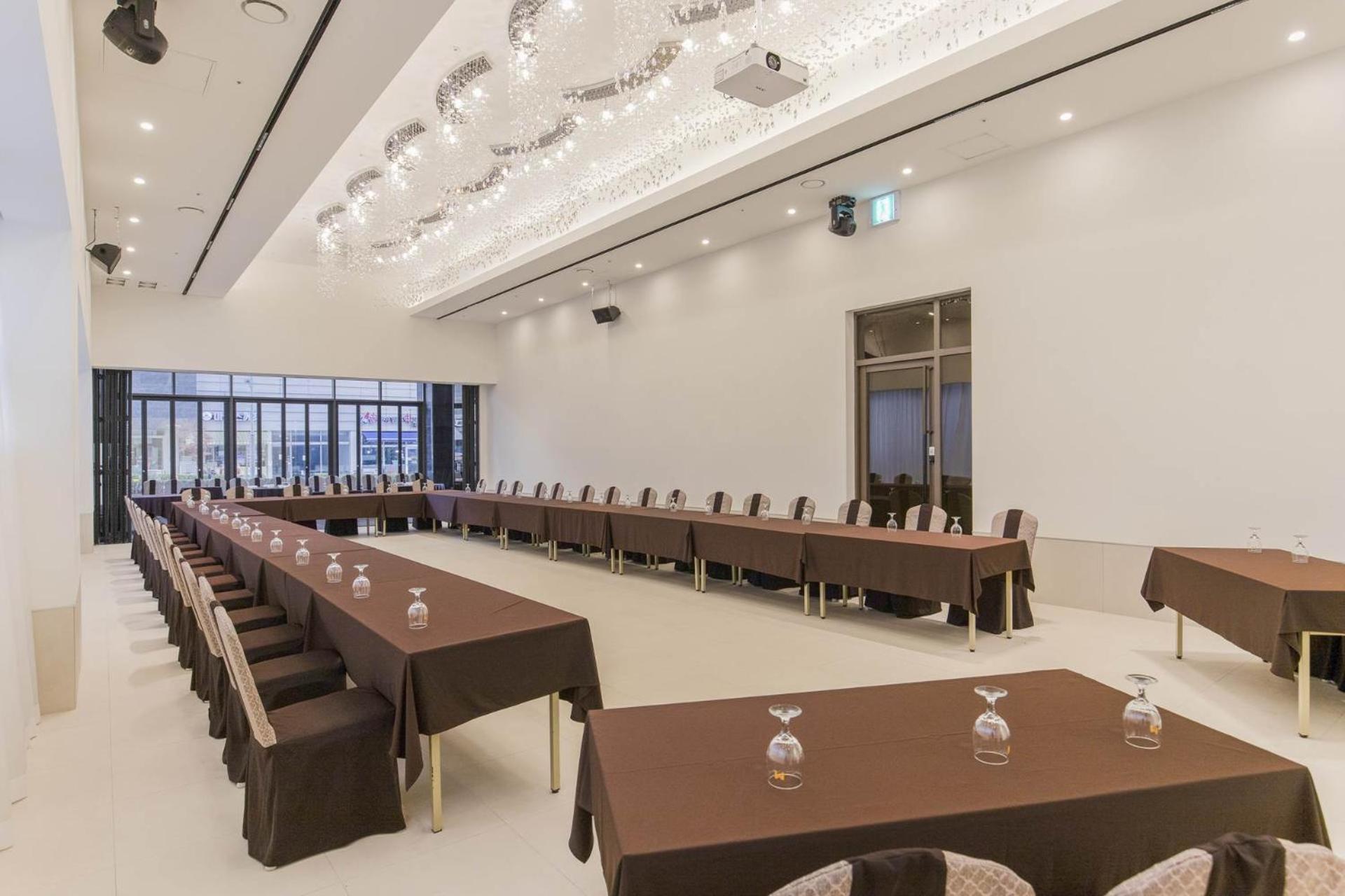 סוואן Hotel Elora מראה חיצוני תמונה