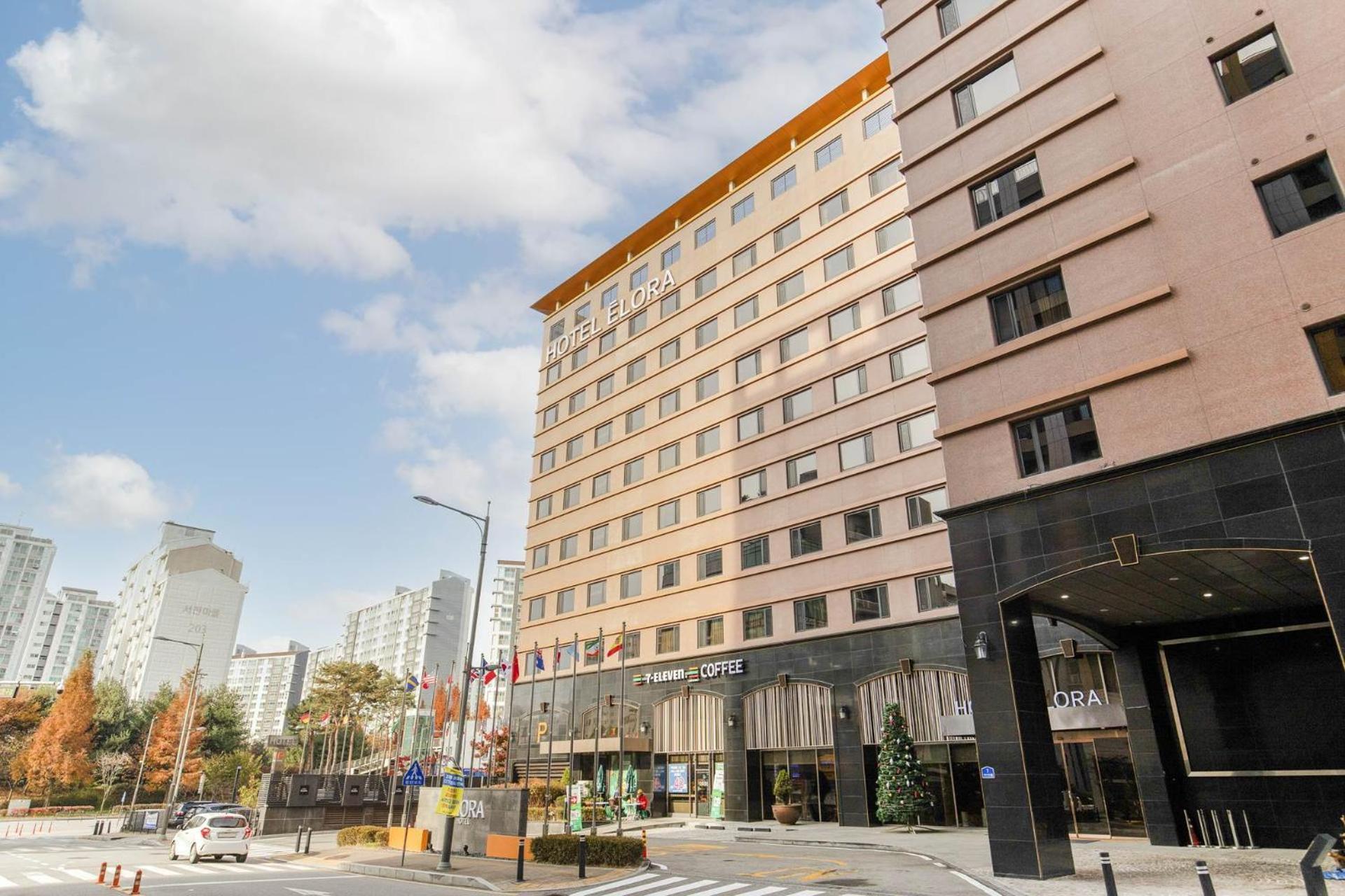 סוואן Hotel Elora מראה חיצוני תמונה