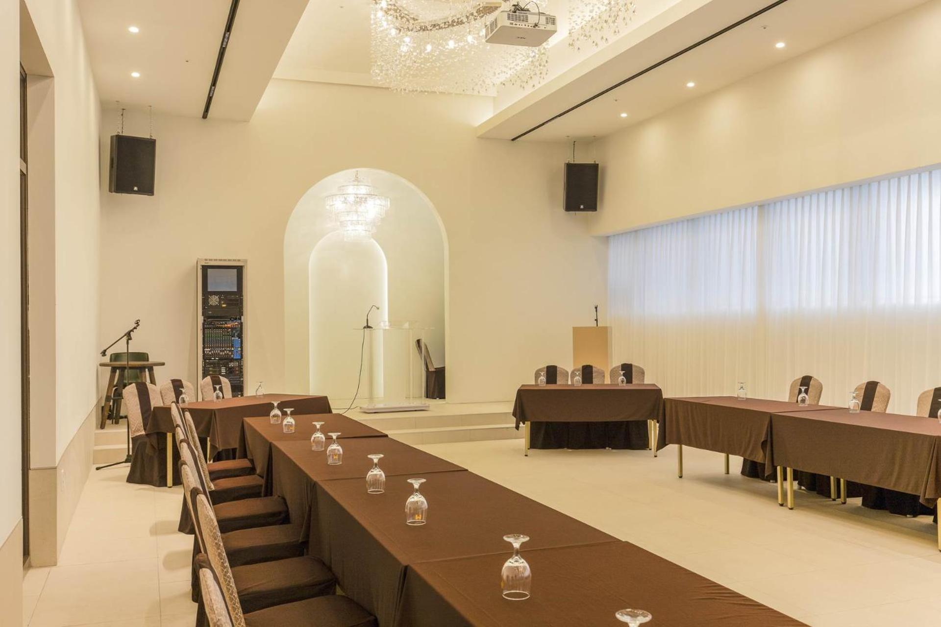 סוואן Hotel Elora מראה חיצוני תמונה