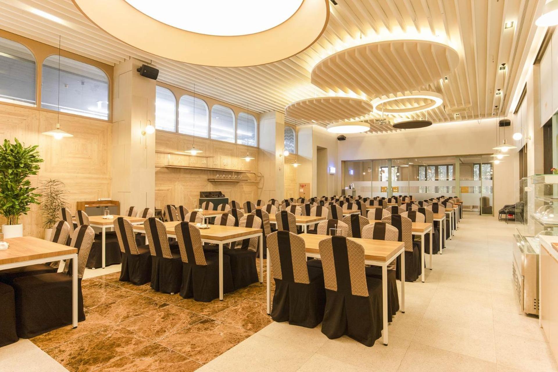 סוואן Hotel Elora מראה חיצוני תמונה