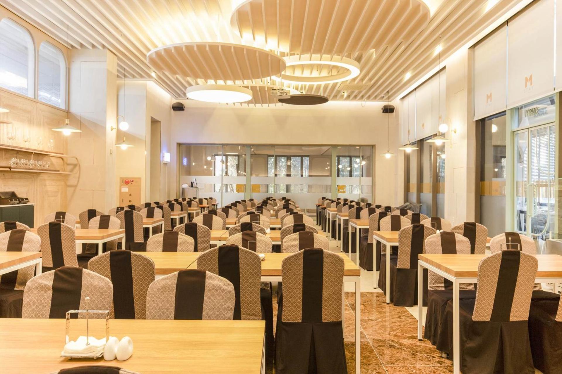 סוואן Hotel Elora מראה חיצוני תמונה